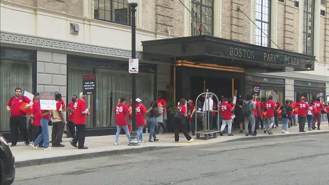 boston-hotel-strike-transfer-frame-29.jpg 