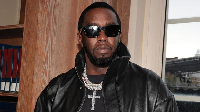 diddy-keys-to-city-12p-wcbs7whw-hi-res-still.jpg 