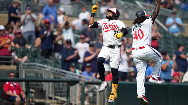 Cincinnati Reds v. Minnesota Twins 